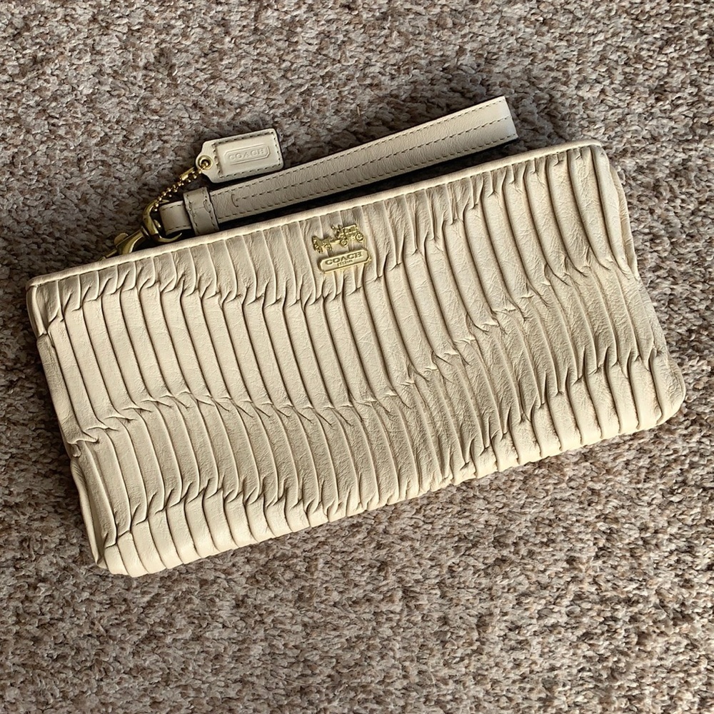 Coach wristlet clutch wallet